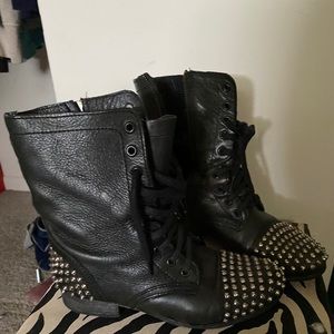 Combat boots